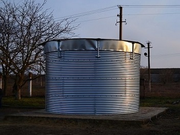 Tanks for storage of oil and molasses